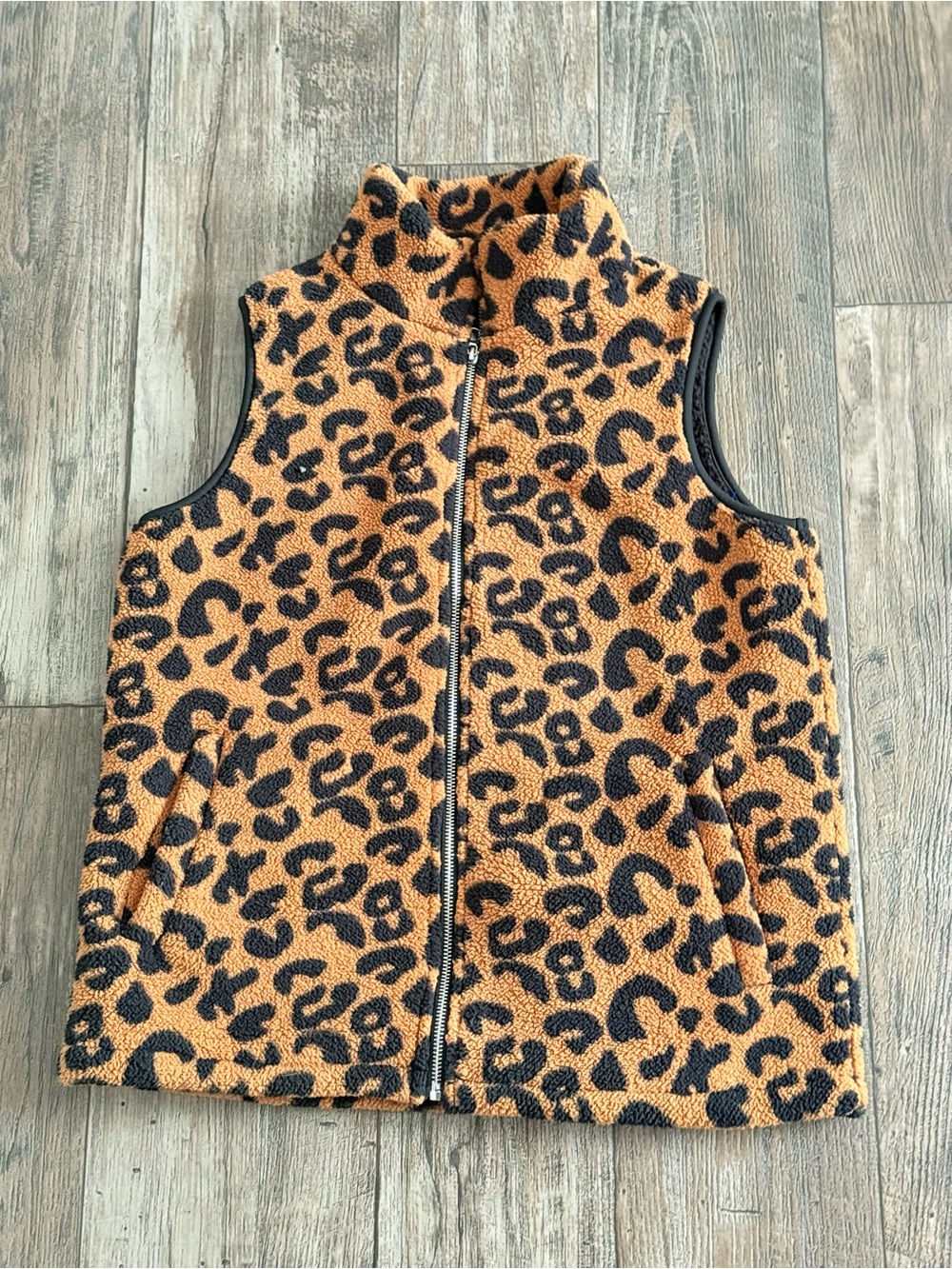 Girls' Leopard Print Sherpa Vest - Black & Tan